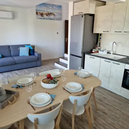 Anna24 Holidays * Vantačići