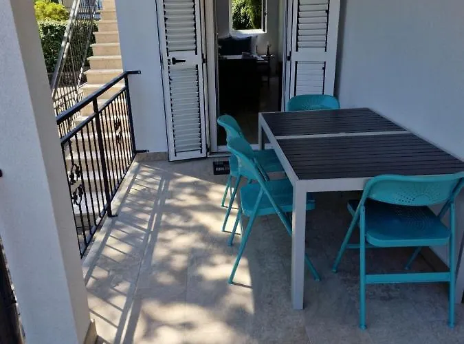 Anna24 Holidays Lejlighed Vantacici