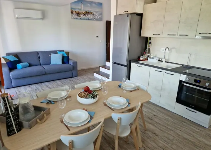 Anna24 Holidays * Vantacici